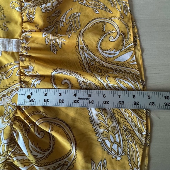 Solo Jeans - New York & Co. Yellow Paisley Blouse / Size Large NWT - Picture 11 of 13